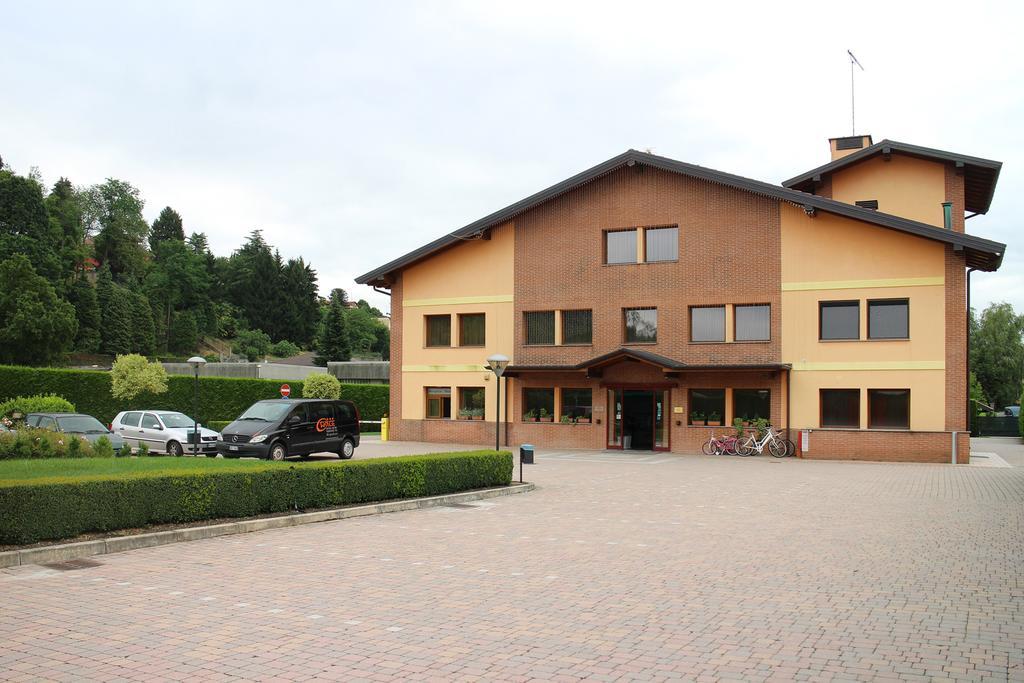 Orange Motel Vergiate Exterior photo