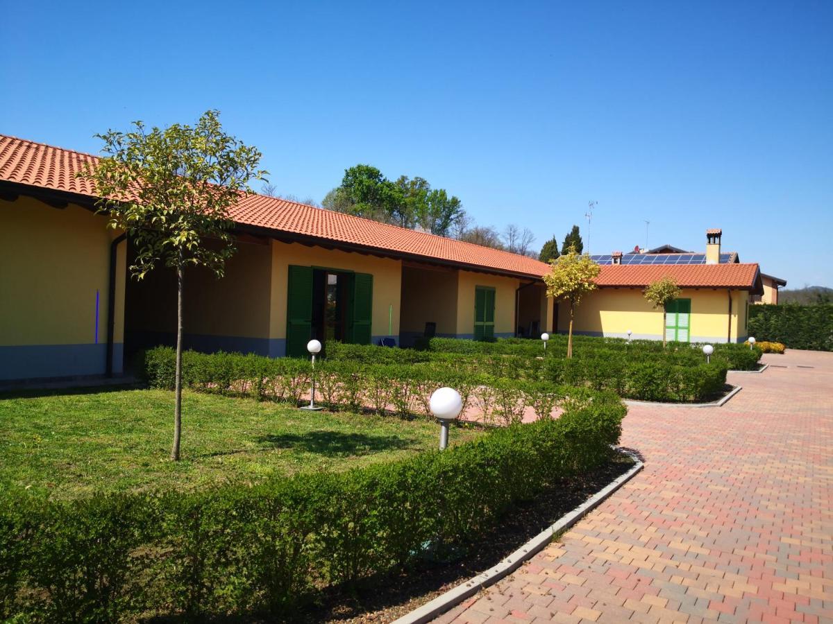 Orange Motel Vergiate Exterior photo